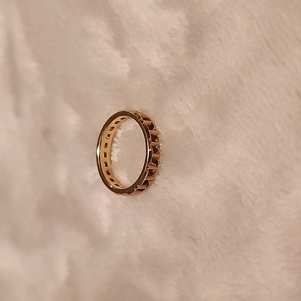 TIFFANY AND Co- 18kt True Narrow Ring sz 5